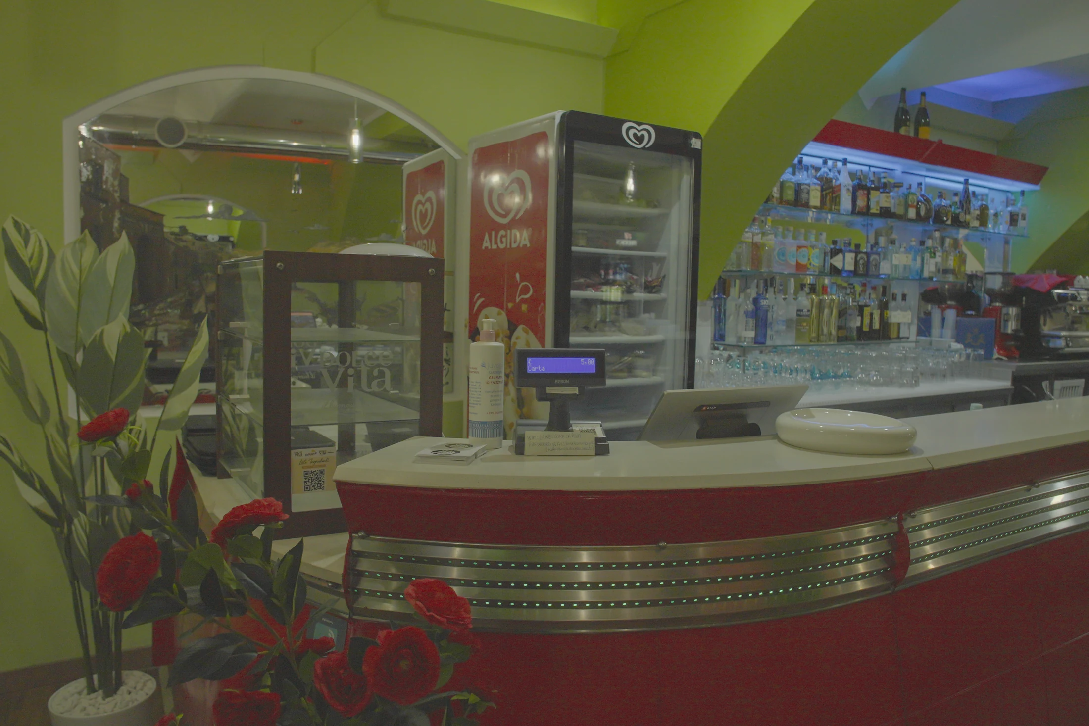 Il bancone del cocktail bar